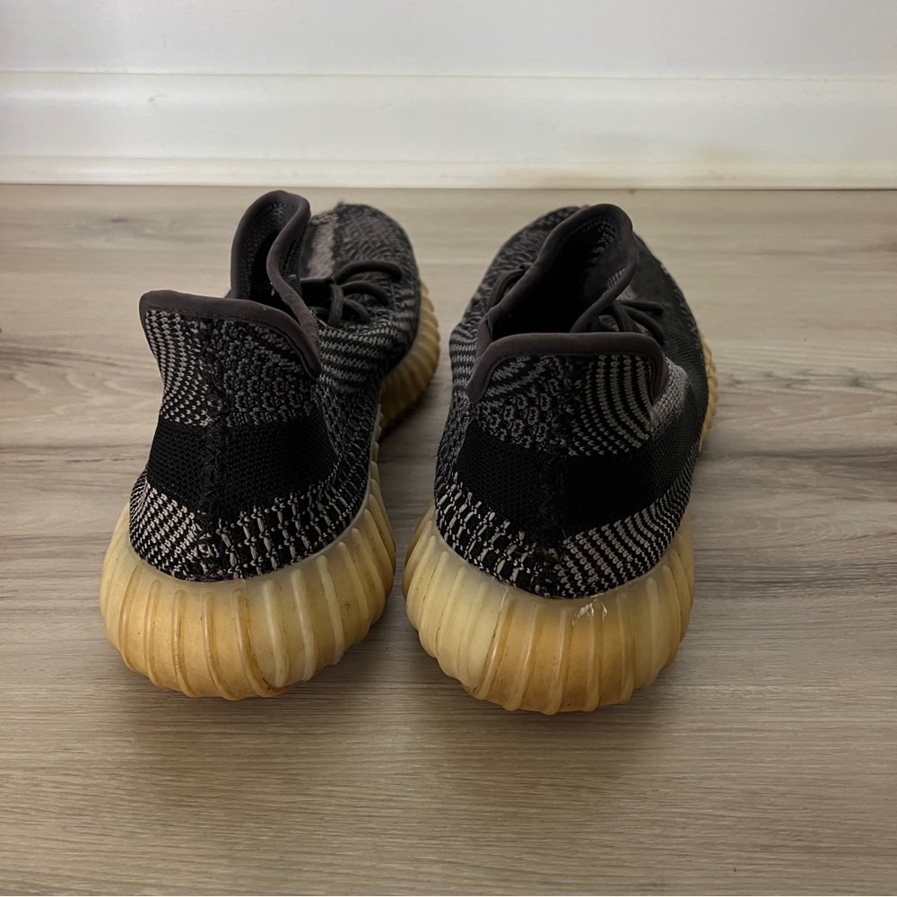 Yeezy men’s sneaker - Picture 2 of 6